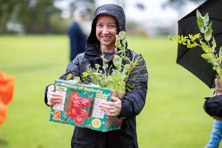 Plants to Residents program grows waterwise gardens