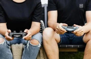 Youth Drop-In Sessions (Ages 12-18)