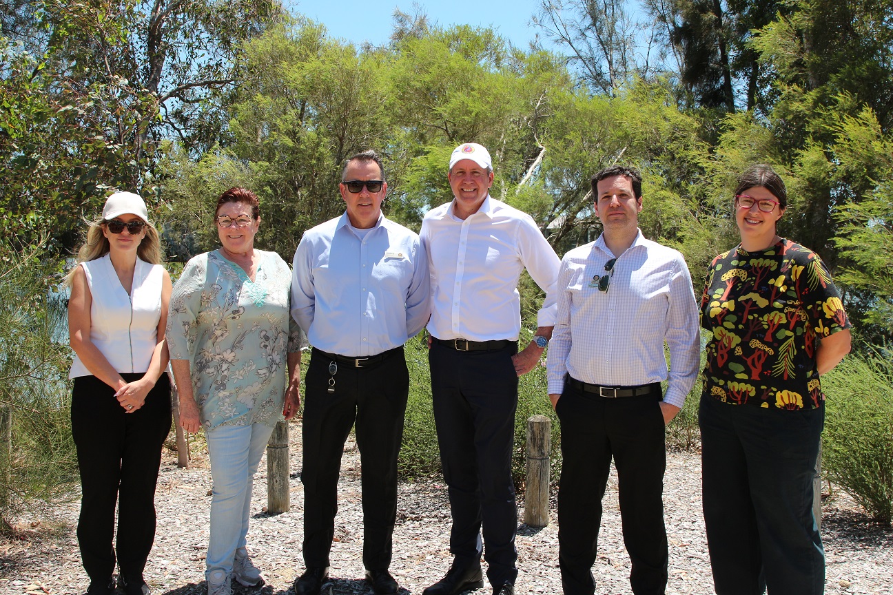 Environment Minister tours site of new urban forest at Riverside Gardens East