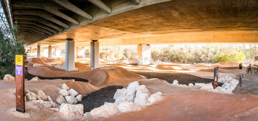 Mountain bike and pumps tracks